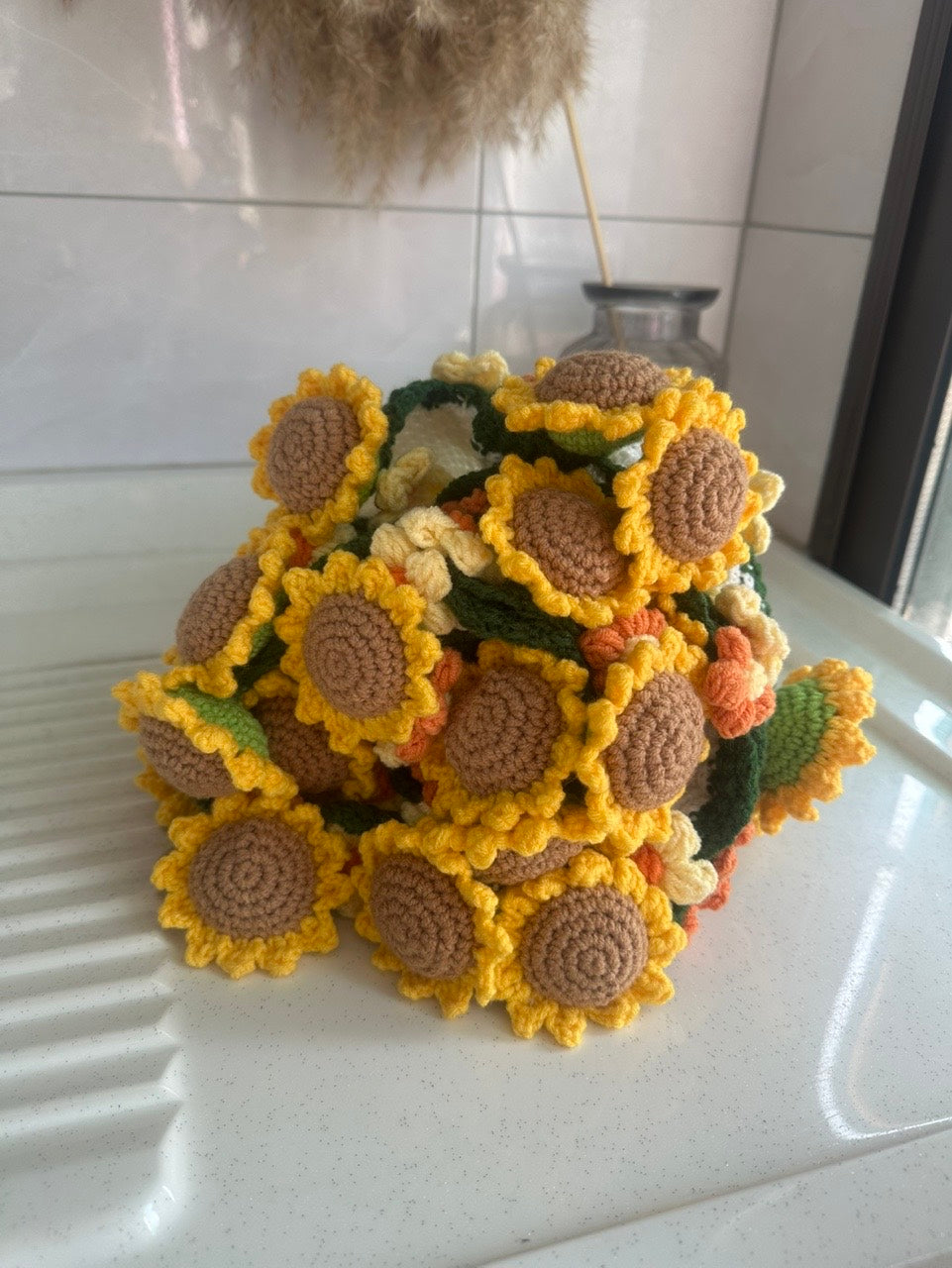 WrapTheLove Finished Handmade Crochet Sunflower Bouquet Blanket, Soft Knitted Throw Blanket, Romantic Gift for Birthday, Wedding, Valentine's Day, Mother's Day, Christmas for mum, daughter, girls, and sisters, friends