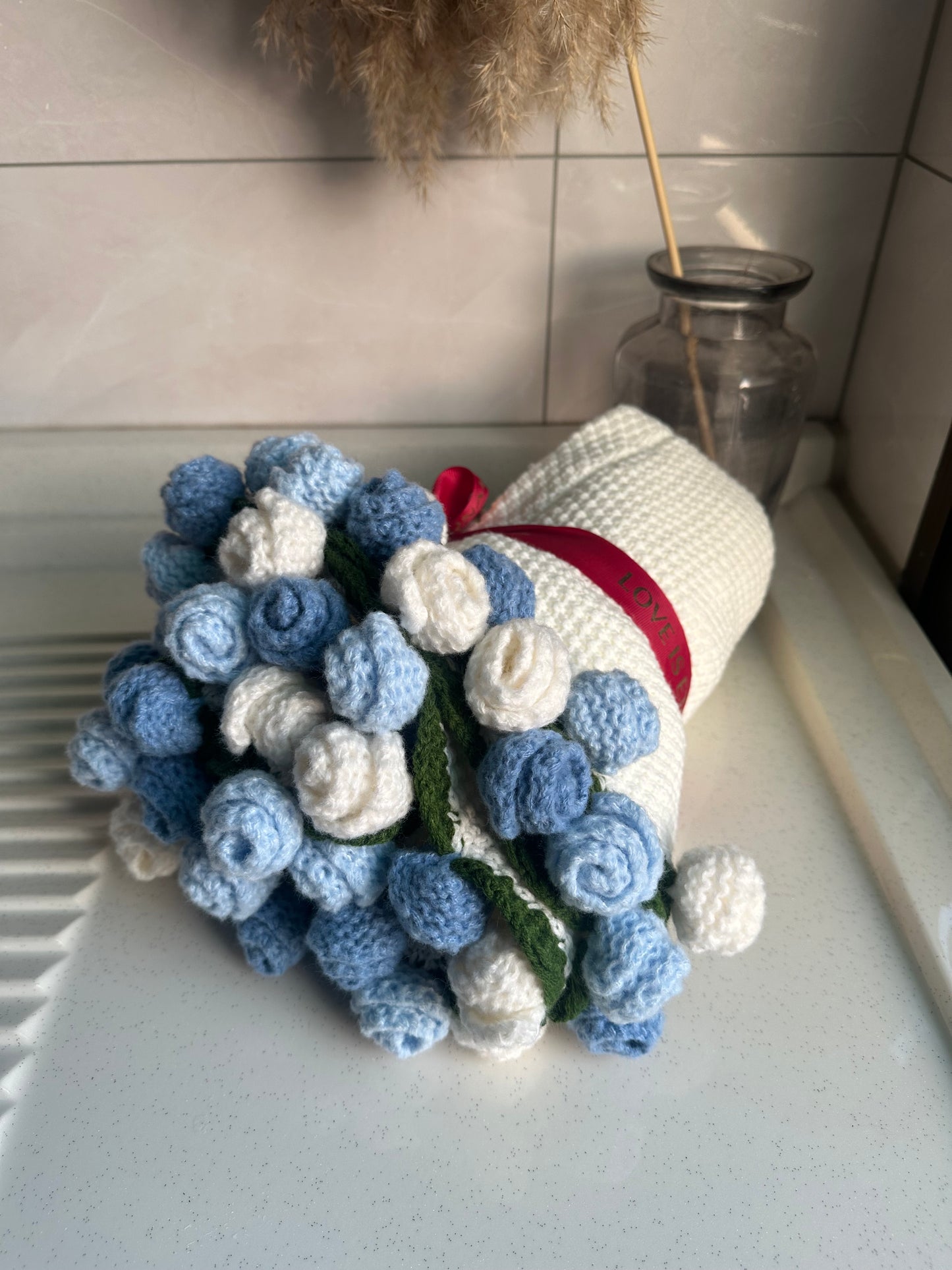 WrapTheLove Finished Flower Bouquet Blanket, Handmade Crochet Rose Bouquet Blanket, Soft Knitted Throw Blanket, Romantic Gift for Birthday, Wedding, Valentine's Day, Mother's Day, Christmas for mum, daughter, girls, and sisters, friends