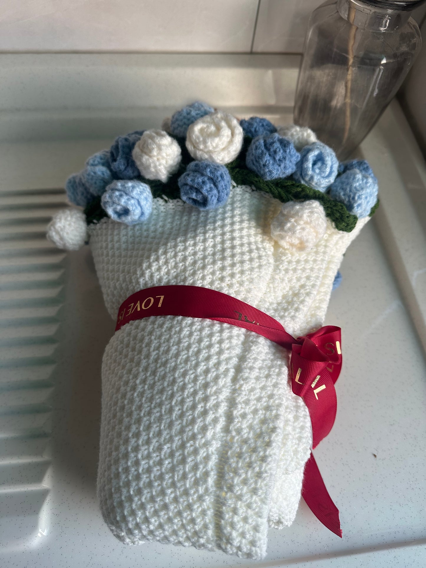 WrapTheLove Finished Flower Bouquet Blanket, Handmade Crochet Rose Bouquet Blanket, Soft Knitted Throw Blanket, Romantic Gift for Birthday, Wedding, Valentine's Day, Mother's Day, Christmas for mum, daughter, girls, and sisters, friends