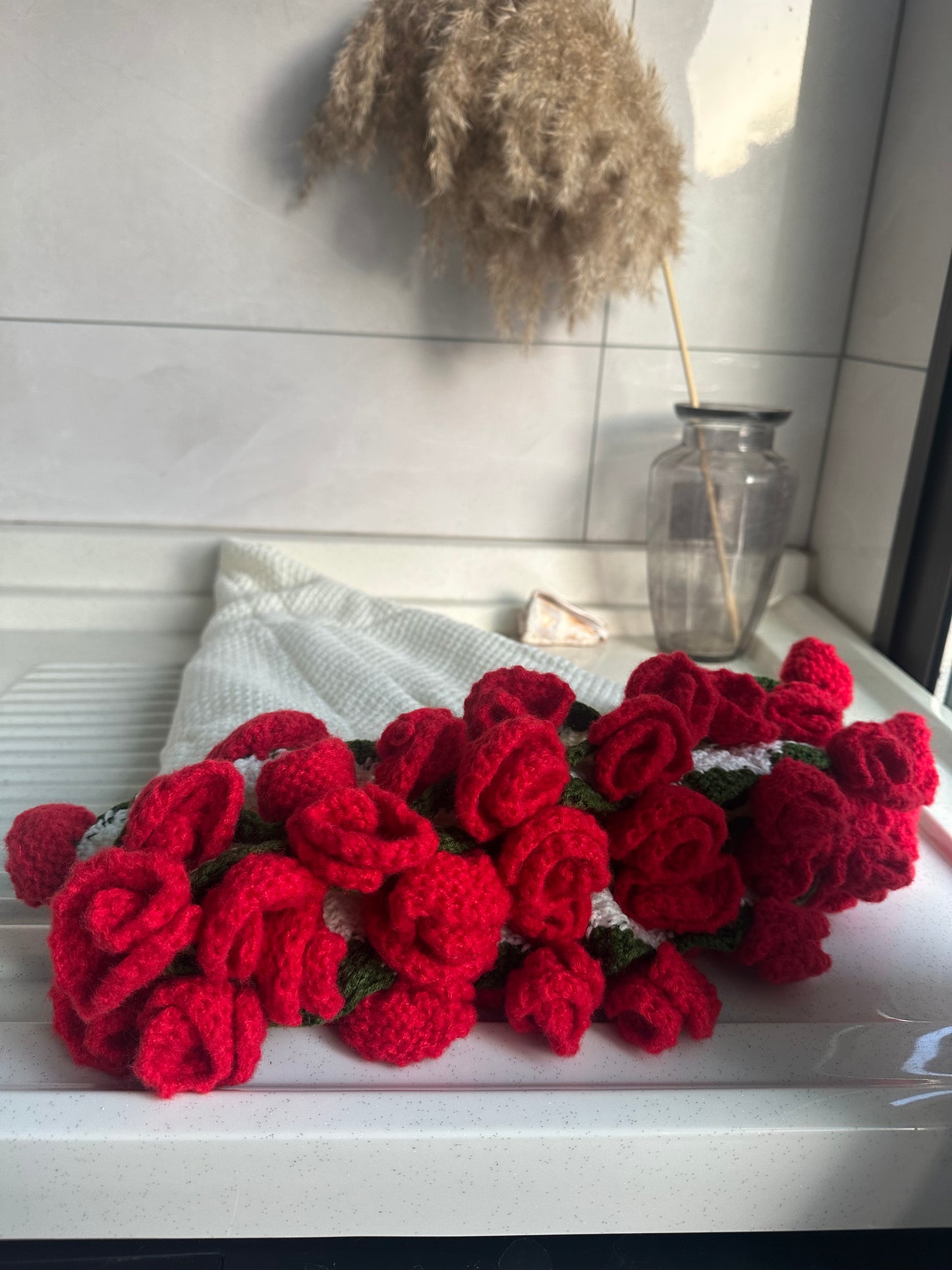 WrapTheLove Finished Flower Bouquet Blanket, Handmade Crochet Rose Bouquet Blanket, Soft Knitted Throw Blanket, Romantic Gift for Birthday, Wedding, Valentine's Day, Mother's Day, Christmas for mum, daughter, girls, and sisters, friends